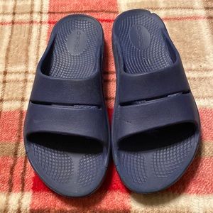 Oofos Unisex Sandals
